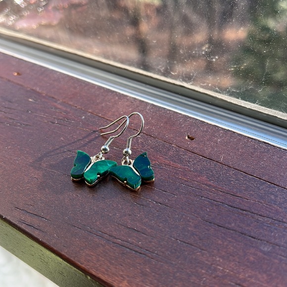 Dark green butterfly earrings - Picture 3 of 6